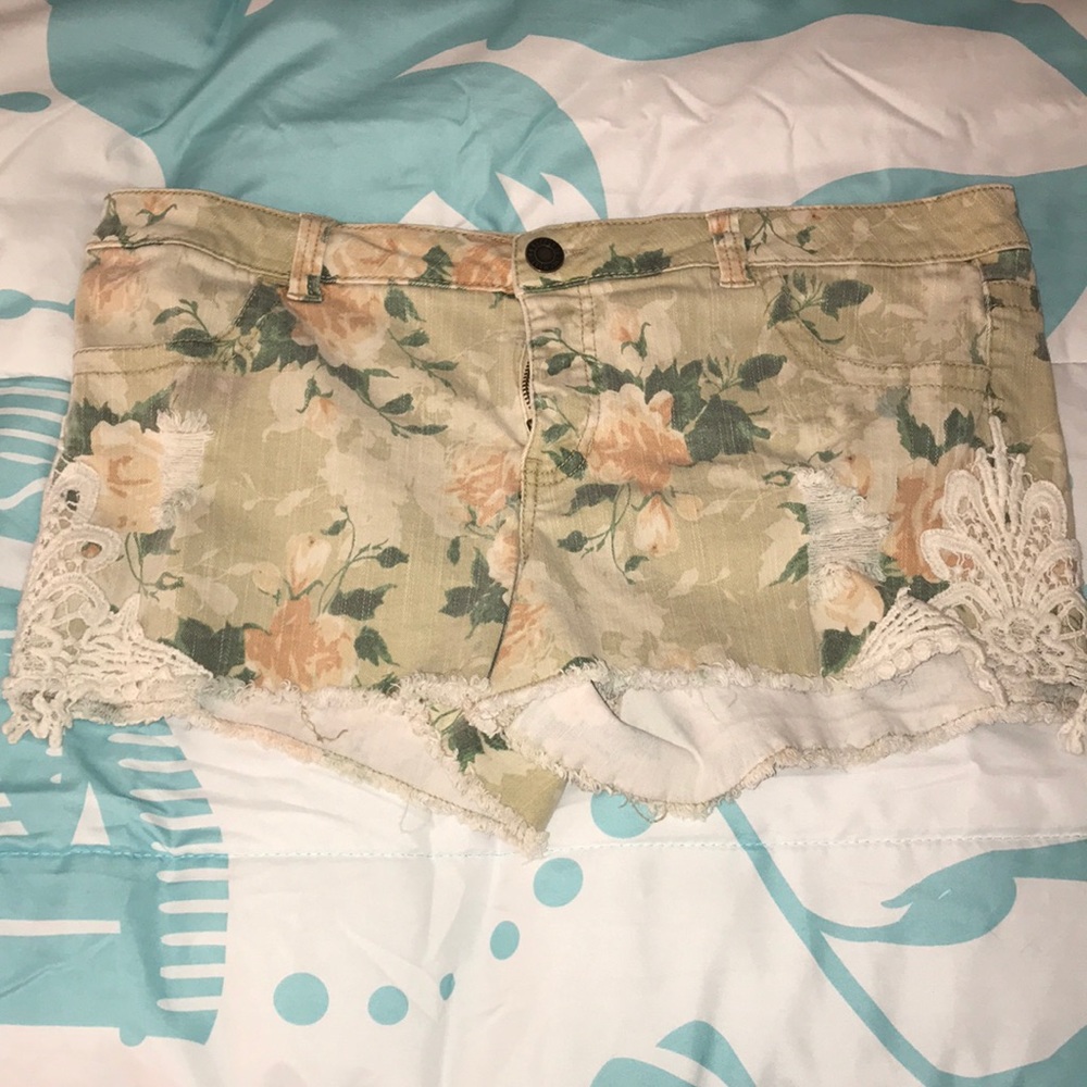 Floral ripped shorts